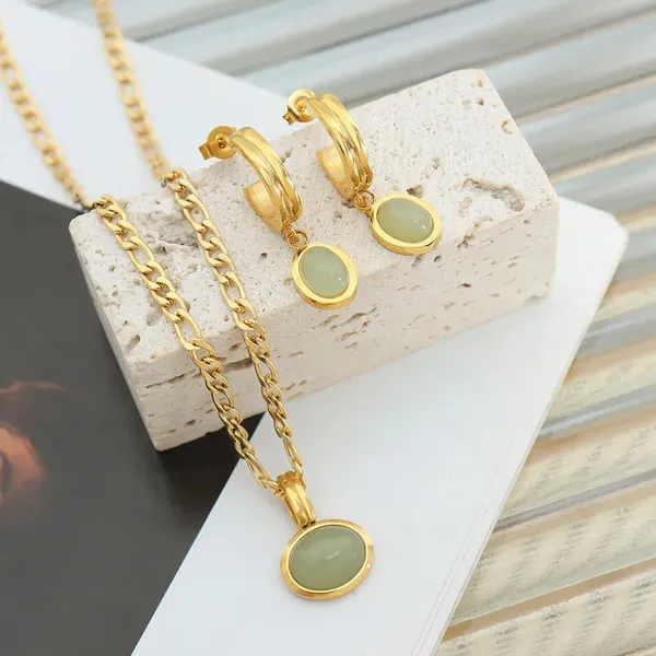 Gold_Natural_Stone_Pendants_For_Women